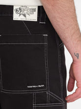 Lade das Bild in den Galerie-Viewer, Volcom - V ENT HOCKEY DAD 20" SHORTS - BLACK