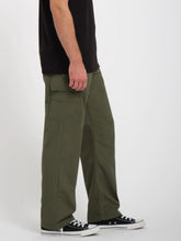 Lade das Bild in den Galerie-Viewer, Volcom - SQUADS CARGO LOOSE TAPERED PANT - SQUADRON GREEN