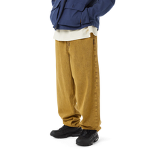 Lade das Bild in den Galerie-Viewer, Huf - Cromer Washed Pant Dijon