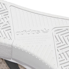 Lade das Bild in den Galerie-Viewer, Adidas - Tyshawn Low WONTAU/CARBO