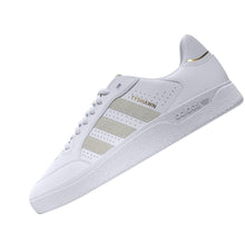 Lade das Bild in den Galerie-Viewer, Adidas - Tyshawn Low Cloud White / Cloud White / Gold Metallic