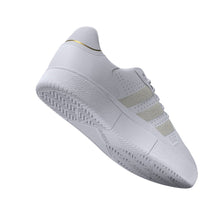 Lade das Bild in den Galerie-Viewer, Adidas - Tyshawn Low Cloud White / Cloud White / Gold Metallic