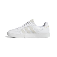 Lade das Bild in den Galerie-Viewer, Adidas - Tyshawn Low Cloud White / Cloud White / Gold Metallic