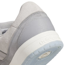 Lade das Bild in den Galerie-Viewer, Adidas - Tyshawn II Light Onix / Clear Granite / Chalk White