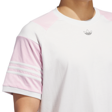 Lade das Bild in den Galerie-Viewer, Adidas - Tyshawn T-Shirt – Genderneutral