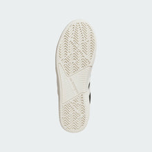 Lade das Bild in den Galerie-Viewer, Adidas - TYSHAWN LOW CBLACK/FTWWHT/CWHITE