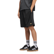 Lade das Bild in den Galerie-Viewer, Adidas - TYSHAWN B SHORT BLACK/MAGOLD/CARBON
