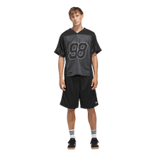 Lade das Bild in den Galerie-Viewer, Adidas - TYSHAWN B SHORT BLACK/MAGOLD/CARBON