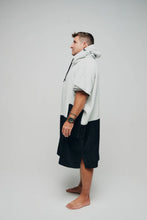 Lade das Bild in den Galerie-Viewer, ALL-IN Flash Line V Poncho Black/Mouse
