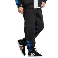 Lade das Bild in den Galerie-Viewer, Adidas Skateboarding - Tyshawn Velour Pants