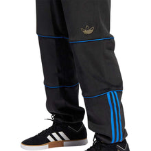 Lade das Bild in den Galerie-Viewer, Adidas Skateboarding - Tyshawn Velour Pants