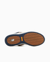 Lade das Bild in den Galerie-Viewer, New Balance - 808 FCY