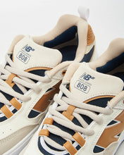 Lade das Bild in den Galerie-Viewer, New Balance - 808 FCY