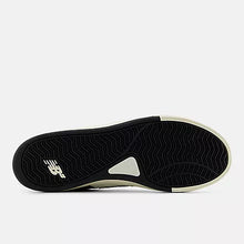 Lade das Bild in den Galerie-Viewer, New Balance - NB Numeric Jamie Foy 306