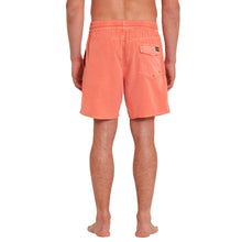 Lade das Bild in den Galerie-Viewer, Volcom - Center Trunk 17" - living coral
