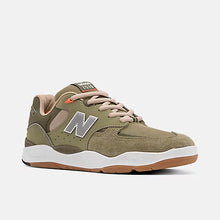 Lade das Bild in den Galerie-Viewer, New Balance Tiago Lemos 1010