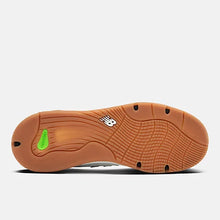 Lade das Bild in den Galerie-Viewer, New Balance Tiago Lemos 1010