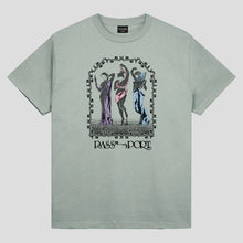 Lade das Bild in den Galerie-Viewer, Pass~Port Stem Sirens Tee - Stonewash Green
