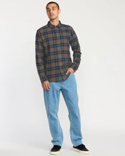 Lade das Bild in den Galerie-Viewer, Volcom - Caden Plaid Hemd - NAVY

