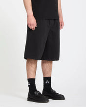 Lade das Bild in den Galerie-Viewer, Volcom - Chillow Pleat 24" Elasticated Waist Chino Shorts - Black
