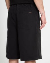 Lade das Bild in den Galerie-Viewer, Volcom - Chillow Pleat 24" Elasticated Waist Chino Shorts - Black
