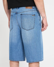 Lade das Bild in den Galerie-Viewer, volcom - Chillow 24" Jeansshorts - Dirty Cowboy Blues
