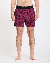 Lade das Bild in den Galerie-Viewer, Volcom-Lido Print Trunk 16" Boardshorts - Sangria
