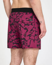 Lade das Bild in den Galerie-Viewer, Volcom-Lido Print Trunk 16" Boardshorts - Sangria
