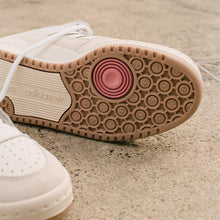 Lade das Bild in den Galerie-Viewer, Adidas - FORUM 84 LOW ADV CWHITE/FTWWHT/CLOWHI
