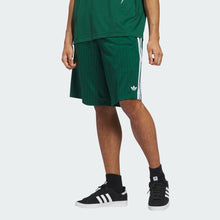 Lade das Bild in den Galerie-Viewer, Adidas - CLASSIC SHORT DRKGRN/WHITE
