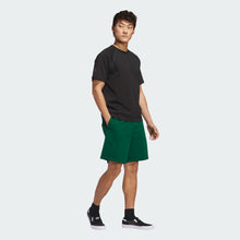 Lade das Bild in den Galerie-Viewer, Adidas - SHMOO FW SHORT DRKGRN/BLACK
