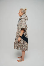 Lade das Bild in den Galerie-Viewer, ALL-IN Beach Crew V Poncho Leopard
