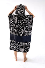 Lade das Bild in den Galerie-Viewer, ALL-IN Beach Crew V Poncho Matis Black
