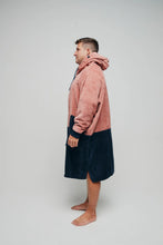 Lade das Bild in den Galerie-Viewer, ALL-IN Beach Crew V LS Poncho Terra
