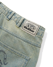 Lade das Bild in den Galerie-Viewer, Butter Goods - Scorpion Stitch Denim Jeans, Tinted Light Blue
