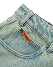 Lade das Bild in den Galerie-Viewer, Butter Goods - Relaxed Denim Jeans, Sunfade Blue
