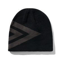Lade das Bild in den Galerie-Viewer, Butter Umbro - Diamond Skully Beanie, Black
