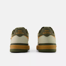 Lade das Bild in den Galerie-Viewer, New Balance - NB Numeric Jamie Foy 306 Cup Schuhe
